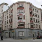 Edificio que alberga las sedes de CC.OO. y de UGT en Ponferrada