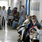 Las colas en las consultas del hospital de Valladolid alargan las fechas de citación.