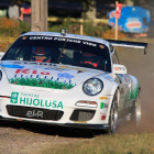 Los caballos del motor del Porsche 911 GT3 de Sergio Vallejo volverán a rugir hoy por Omaña entre El Castillo e Inicio.
