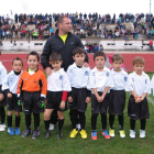 El Santa Marta recoge el trofeo de campeón infantil.