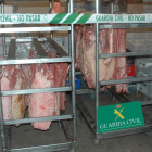 Partida de carne decomisada en una de las intervenciones de la operación. GUARDIA CIVIL