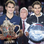 Roger Federer y Rafael Nadal, tras disputar la final del torneo de Basilea.