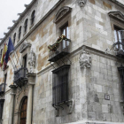 Vista exterior del Palacio de los Guzmanes, sede de la Diputación de León.