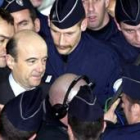 El ex primer ministro Alain Juppé, a su salida del tribunal de Nanterre