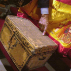 Fotografía de archivo del año 2003 de la caja que contiene los restos de Colón. EMILIO MORENATI