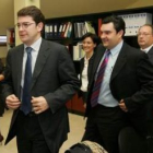 La foto de archivo muestra una reunión entre el presidente del Consejo (izquierda) con Mañueco y Fer