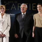 La baronesa Carmen Thyssen, el presidente de Cartier, Bernard Fornás, y Carlota Casiraghi.