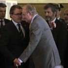 Artur Mas y el rey Juan Carlos conversan al finalizar el acto celebrado en Barcelona.