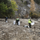 Trabajos de limpieza del cauce del río Duero a su paso por Soria.