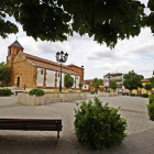 Imagen de la plaza Mayor de Gordoncillo, con la iglesia al fondo. RAMIRO