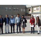 Parte del gobierno de Villaquilambre, junto con los responsables de la dirección provincial de Educación, visitaron el colegio.