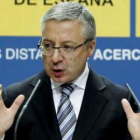 El ministro de Fomento, durante una rueda de prensa en Madrid.