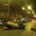 El coche volcado en la calle Miguel Castaño