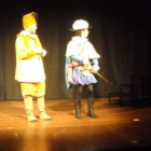 El teatro atrae a muchos vecinos y visitantes por su imaginativa puesta en escena