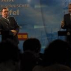 El canciller Gerhard Schröder y el presidente Rodríguez Zapatero, en el Auditorio Ciudad de León