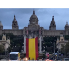 Bandera desplegada por VOX en Barcelona