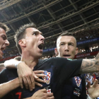 Mario Mandzukic celebra el gol que clasificó a Croacia para la final del Mundial. /
