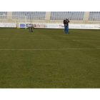 El cuidado del césped del estadio Reino de León así como del Área Deportiva de Puente Castro recibirá un tratamiento especial para acometer la fase de ascenso. RAMIRO
