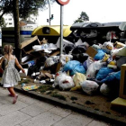 Un cúmulo de basura en una de las calles de Lugo donde continúa la huelga de basura.