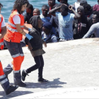 Rescate de 149 inmigrantes, entre los que había varios menores, que viajaban en una patera, el pasado mes de julio en Tarifa.