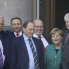 Angela Merkel este miércoles en Berlín con dirigentes de los partidos políticos con los que está negociando un posible gobierno de coalición.