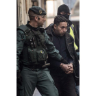 Traslado del argelino detenido en Bilbao. MIGUEL TOÑA