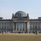 Vista del edificio que alberga el Parlamento alemán. FELIPE TRUEBA