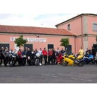 Los participantes en la ruta, poco antes de empezar desde La Bañeza