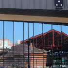 Vista exterior de la estación provisional de Renfe en la capital leonesa.