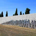 Monumento a los represaliados en el cementerio de León