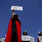 Activistas argentinas disfrazadas del personaje de El cuento de la criada en la manifestación del 8 de marzo en Buenos Aires.
