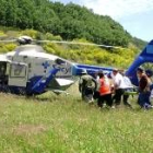 El vecino de Villafrea es trasladado en helicóptero al hospital de León