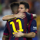 Los dos grandes protagonistas de la noche, Messi y Neymar, celebran uno de sus goles.