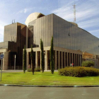 Imagen del edificio de usos múltiples de la Junta en Léon. RAMIRO