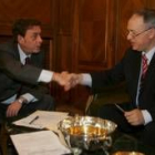 El presidente de la Diputación, García-Prieto, con el alcalde de Vegacervera, Luis Rodríguez Aller