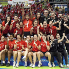 La selección española, feliz, con la medalla de bronce.