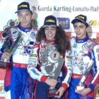 David Vidales, en el podio a la derecha, junto al campeón de Europa, Lundgaard, y Marta García