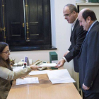 Ortuzar (derecha) y Egibar registran la proposición no de ley para crear una ponencia que estudie la actualización del autogobierno vasco.