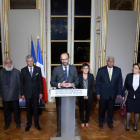 El primer ministro de Francia, Edouard Philippe se ha reunido con los dirigentes de la Nueva Caledonia para detallar las condiciones del referéndum de independencia que se celebrará en 2018