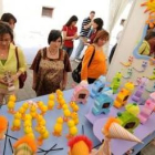 Juguetes artesanales en uno de los puestos