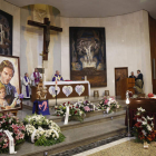 Funeral del hermano Tomás, celebrado ayer en la capilla del colegio Marista San José, donde pasó más de sesenta años. FERNANDO OTERO PERANDONES