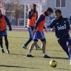 Los integrantes de la plantilla de la Deportiva preparan el partido frente al Alcorcón.