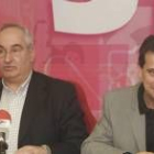 Los representantes de UPL José Luis Olcoz y Luis Herrero Rubinat, ayer, en la rueda de prensa