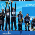 Las nadadoras españolas celebran su sexta plata.