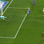 Imagen aérea del gol de Messi no concedido.