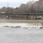 El Bernesga a su paso por la capital leonesa; hay tramos en el sur con el agua fuera de cauce