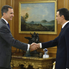 Felipe VI durante el encuentro que mantuvo ayer con Pedro Sánchez.