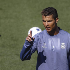 Cristiano necesita hacer un buen partido ante el Deportivo para apagar las críticas. EMILIO NARANJO