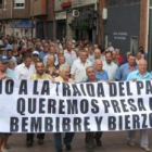 La manifestación partió de la plaza Santa Bárbara y terminó en la plaza Mayor de Bembibre.