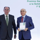 Ignacio Galán, junto al presidente de Plena Inclusión Castilla y León, Juan Pérez. dl